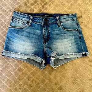 Molly Mid Rise Boyfriend Blue Short